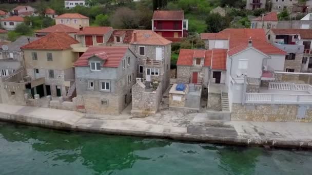 Aéreo Voando Sobre Pequena Aldeia Chamada Luka Prvic Ilha Croata — Vídeo de Stock
