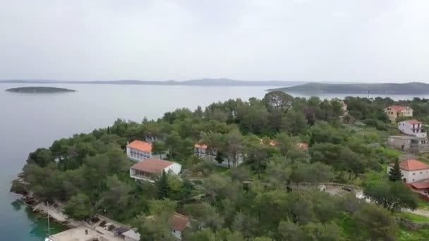 Antenne Dreharbeiten Hinteren Teil Des Dorfes Sali Auf Der Insel — Stockvideo