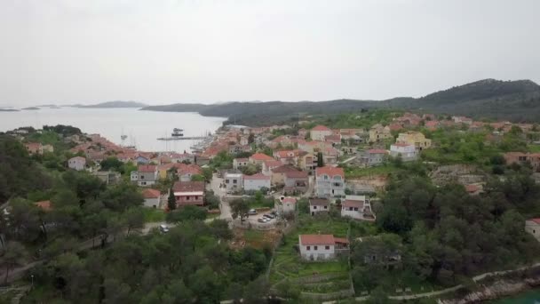 Aéreo Subindo Frente Aldeia Sali Ilha Dugi Otok Croácia Filmado — Vídeo de Stock