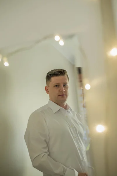 Husband Checking Him Mirror Going Wedding — Stock Photo, Image