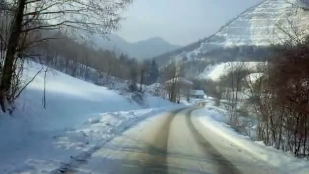 Dirigir Através Campo Nevado Manhã Fria Inverno Com Sol Levantando — Vídeo de Stock