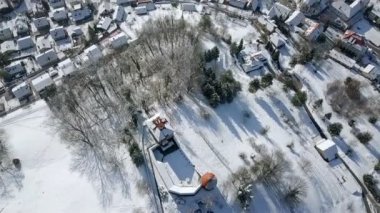 Lasko, Slovenya, 18.2.2018: şehrin üzerinde gidiş şehir Castle filme.