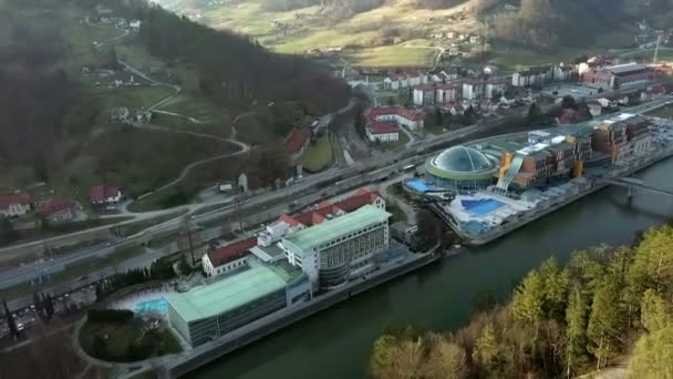 Lasko Σλοβενία 2018 Πετώντας Δίπλα Θερμικό Κέντρο Σπα Thermana Στο — Αρχείο Βίντεο
