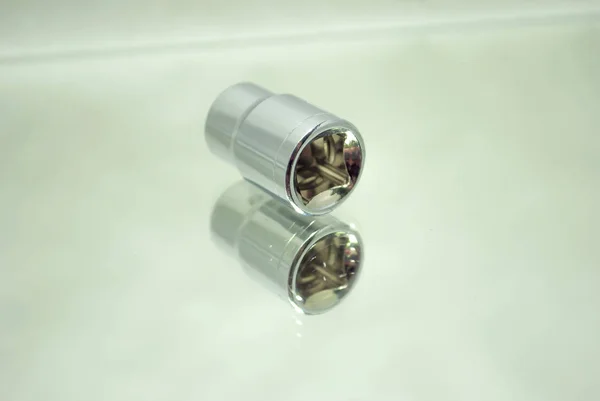 küçük Krom kilit soketine ve ayna yakın çekim