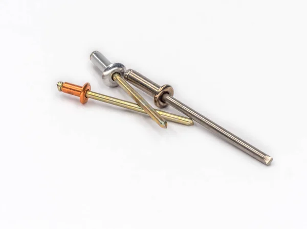 Elemanları beyaza sabitleme