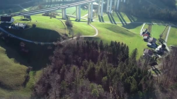 Umfliegende Autobahn — Stockvideo