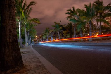 Geceleri farlar hafif iz