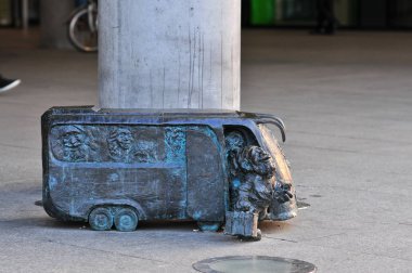 Ünlü küçük cüce, GNOME heykeli, Wroclaw, Polonya 'da heykelcik