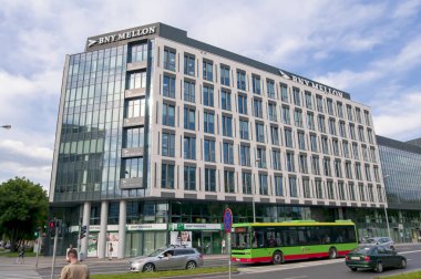 Wroclaw şehir merkezinde bny Mellon banka binası, Polonya