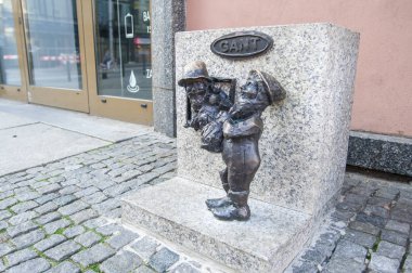 Küçük cüce, Wroclaw pazar meydanında Gnome heykeli, Polonya