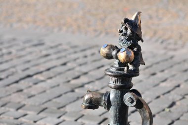 Küçük cüce, Wroclaw pazar meydanında Gnome heykeli, Polonya