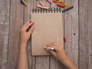 Boya kalemi ve çizim çocuklar