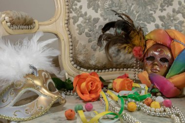 Venedik'te romantik karnaval