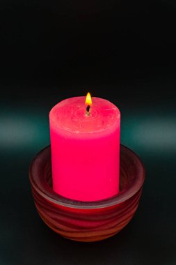 Pembe mum ile mumluk zen dekorasyon için