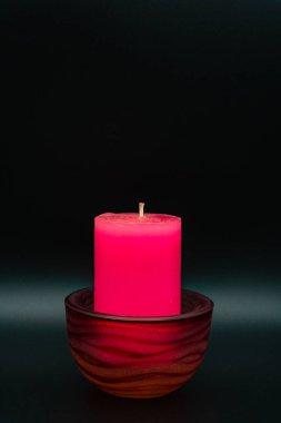 Pembe mum ile mumluk zen dekorasyon için