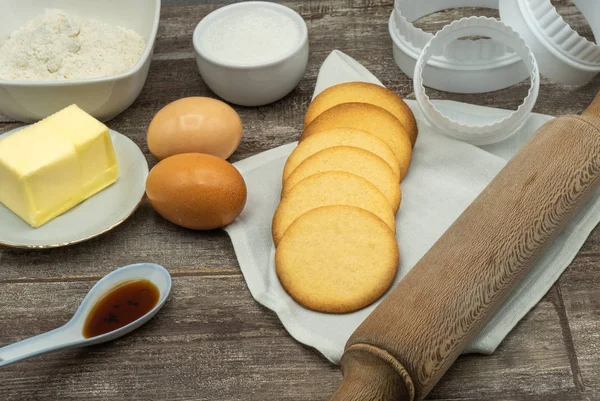 butter cookies, eggs, butter, molds and flour