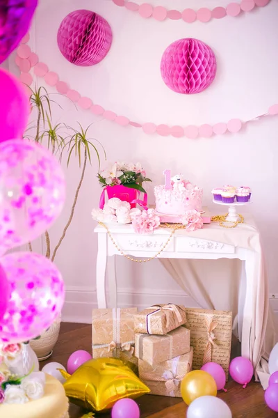 Uma Deliciosa Barra Doces Cores Rosa Dourada Para Uma Pequena — Fotografia de Stock