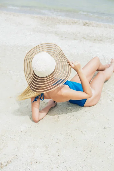 Férias Verão Felicidade Despreocupado Alegre Chapéu Sol Mulher Com Desfrutar — Fotografia de Stock