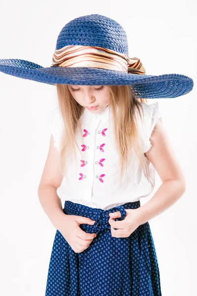 Hermosa Niña Moda Con Pelo Rubio Sombrero Con Ala Ancha —  Fotos de Stock