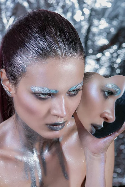 Mode Makeup Närbild Ung Vacker Kvinna Med Silver Make — Stockfoto