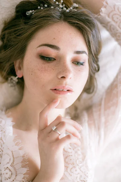 Portret Pięknej Narzeczonej Rano Panny Młodej Dzień Ślubu Makijaż Panna — Zdjęcie stockowe