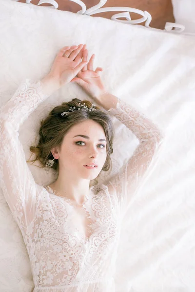 Ritratto Bella Sposa Buongiorno Della Sposa Mattina Del Matrimonio Trucco — Foto Stock