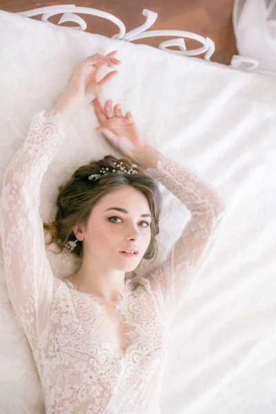 Ritratto Bella Sposa Buongiorno Della Sposa Mattina Del Matrimonio Trucco — Foto Stock