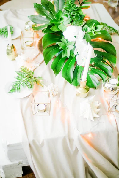 Elemente Der Hochzeitsdekoration Tropischen Stil Boudoir Dekorationen Mit Tropischen Blättern — Stockfoto