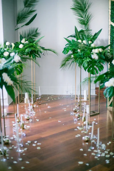 Elementos Decorações Casamento Estilo Tropical Decorações Boudoir Com Folhas Tropicais — Fotografia de Stock