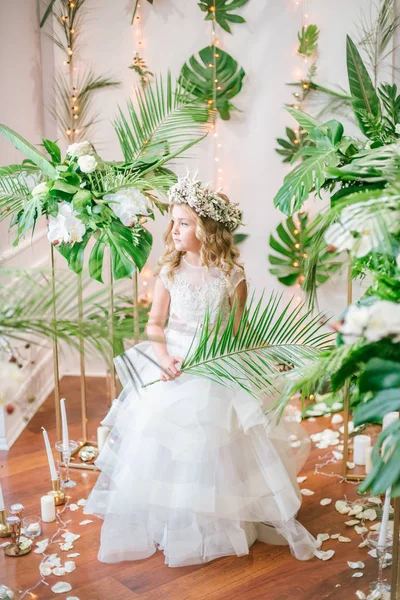 Cute Little Girl Blond Curly Hair White Wedding Dress Wreath — Stock Photo, Image