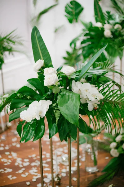 Buquê Casamento Rosas Brancas Orquídeas Decoração Casamento Suas Flores Folhas — Fotografia de Stock