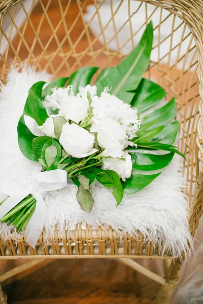 Wedding Bouquet White Roses Orchids Wedding Decor Flowers Tropical Leaves — Stock Photo, Image