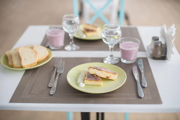 Gâteau Fromage Avec Yaourt Crème Fouettée Dessert Savoureux Décoré — Photo