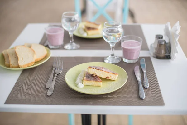 Gâteau Fromage Avec Yaourt Crème Fouettée Dessert Savoureux Décoré — Photo