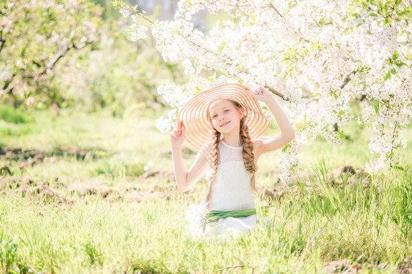 Cute Dreamy Toddler Child Girl Walking Blooming Spring Garden Celebrating — Stock Photo, Image