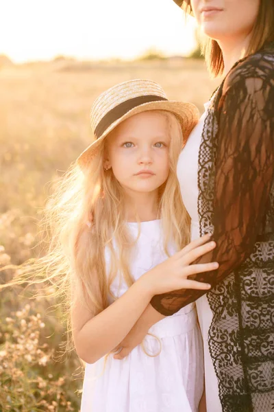 Girl White Dress Straw Hat Blond Long Hair Older Sister — Stock Photo, Image