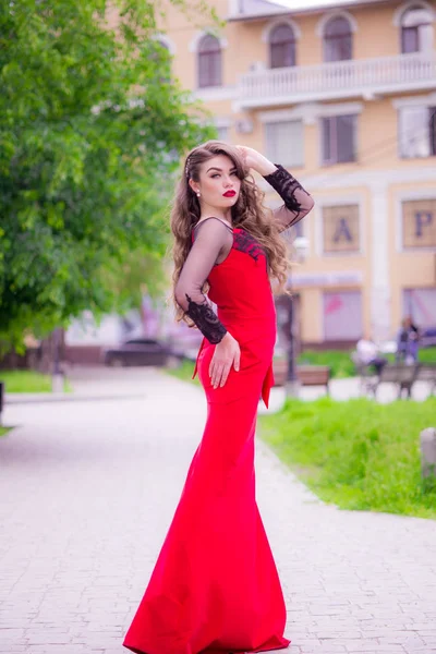 Beautiful Young Girl Long Hair Evening Fashionable Red Dress Red — Stock Photo, Image