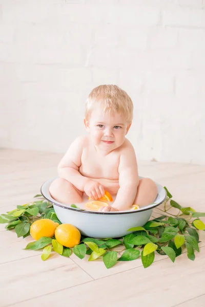 Close Baby Boy Antique Milk Bath Fresh Fruits Image — Stock Photo, Image