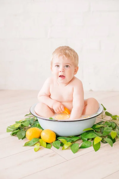 Close Baby Boy Antique Milk Bath Fresh Fruits Image — Stock Photo, Image