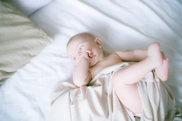 Portrait Crawling Baby Bed Her Room — Stock Photo, Image