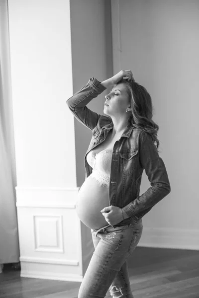 Beautiful Pregnant Woman Blue Jeans Denim Jacket Concept Happy Motherhood — Stock Photo, Image