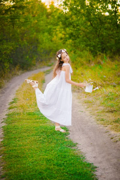 Sweet Little Girl White Dress Stands River Summer Sunset — Stock Photo, Image