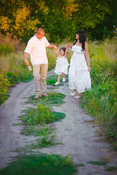 Happy Parents Little Daugther Having Fun Outdoors Wheat Field River — Stock Photo, Image