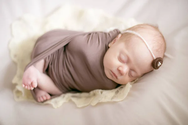 Sleeping Newborn Baby Wrap Brown Blanket Bed — Stock Photo, Image