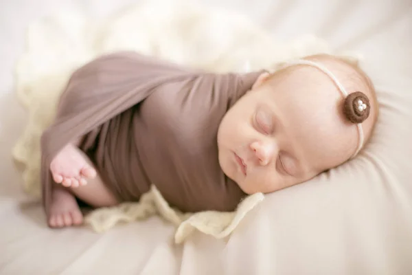 Sleeping Newborn Baby Wrap Brown Blanket Bed — Stock Photo, Image