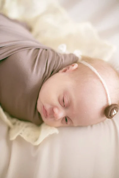 Sleeping Newborn Baby Wrap Brown Blanket Bed — Stock Photo, Image