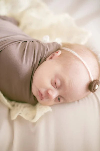 Sleeping Newborn Baby Wrap Brown Blanket Bed — Stock Photo, Image