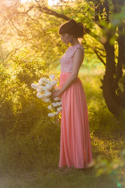 Attractive Young Girl Long Dress White Flowers Her Hands Summer — Stock Photo, Image