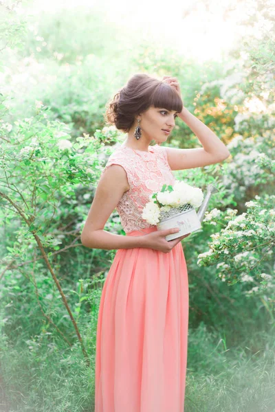 Young Attractive Girl Long Dress White Flowers Her Hands Summer — Stock Photo, Image