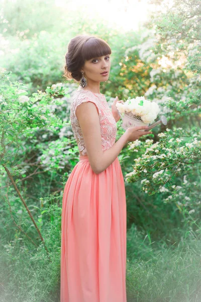 Young Attractive Girl Long Dress White Flowers Her Hands Summer — Stock Photo, Image